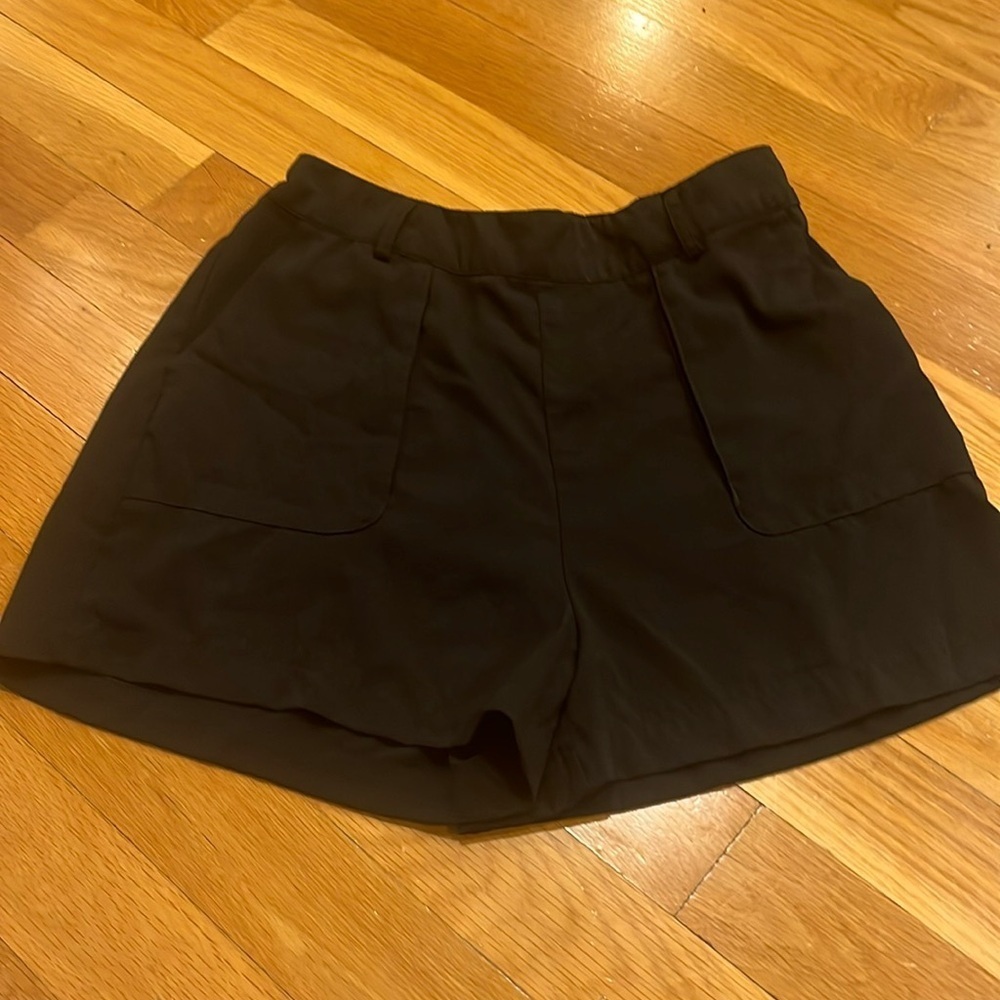 a.new day women’s black 100% polyester shorts size large .